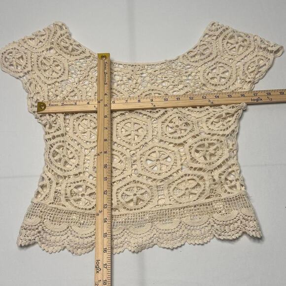 Vintage-inspired Size Small-Medium  cream crochet lace top - Picture 3 of 3